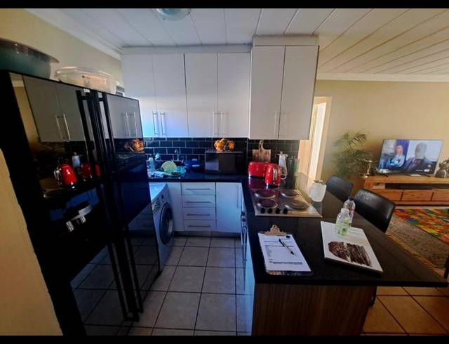 2 BEDROOM APARTMENT FOR SALE IN DIE HOEWES